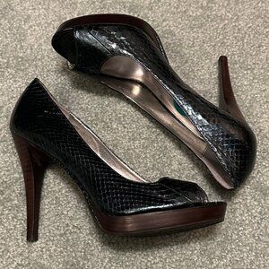 Calvin Klein Daliah Dark Green Metallic Snakeskin Platform Open-toe Heel, Size 8